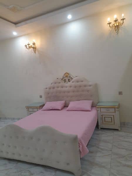 King size bed poshish 1