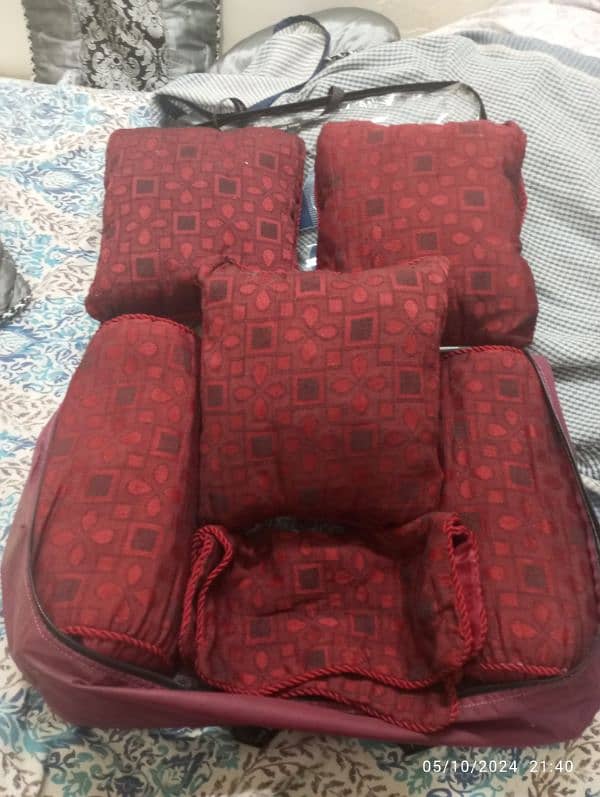 cushions set 1