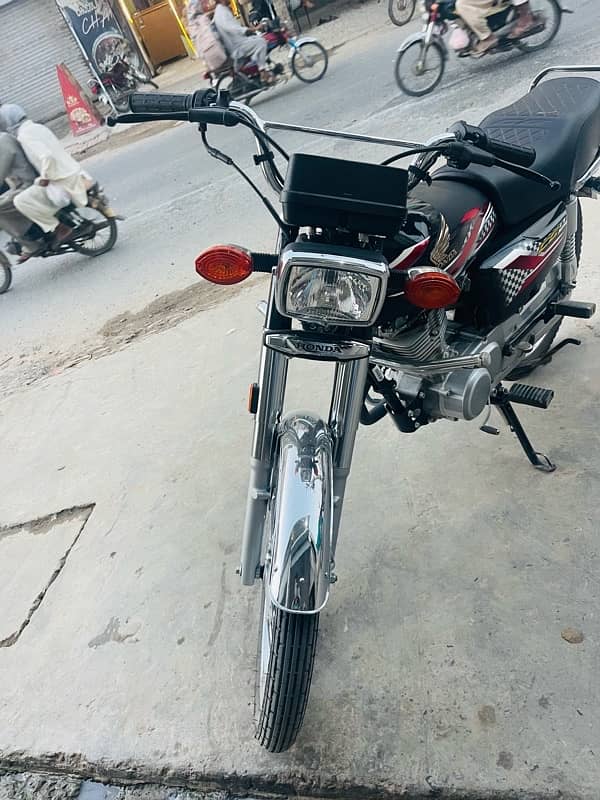 Honda CG125 2024 3