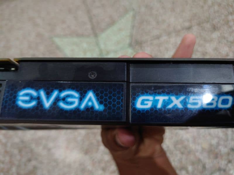 Nividia GTX 580 1.5 Gb Graphic card 4