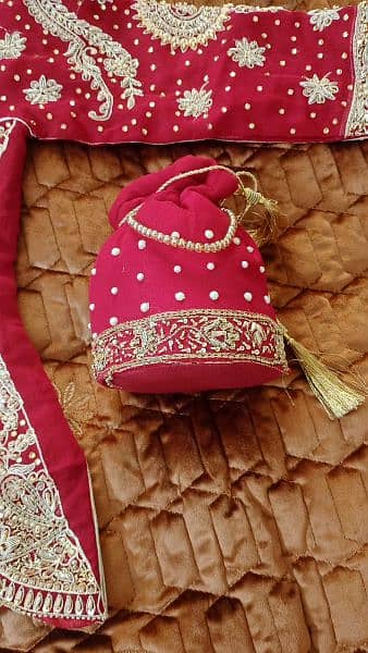 bridal lengha for sale with free jewellery 11