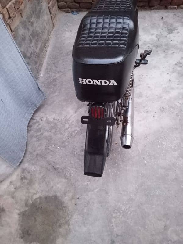 Yamaha Doom 70 CC Bike 4