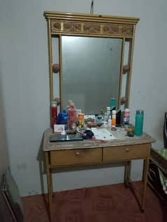 Dressing table