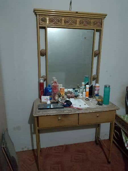 Dressing table 0