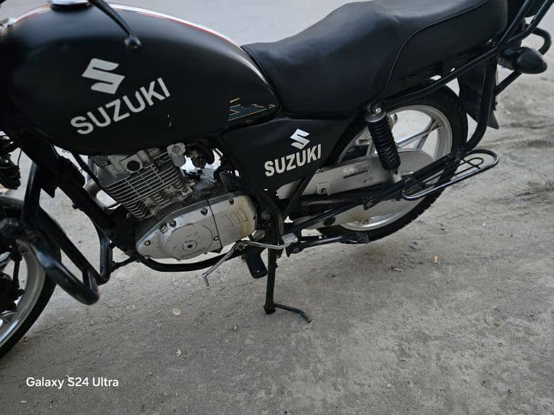 Suzuki 150 SE 3