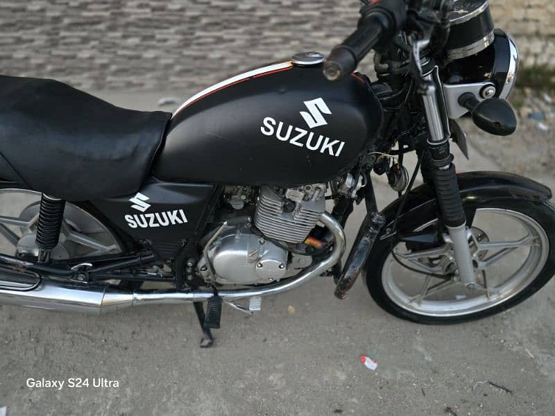 Suzuki 150 SE 6