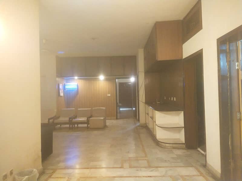 1 Kanal House (Single Story) 3 Bed Tv Lounge Available for Rent in DHA Phase 1 14