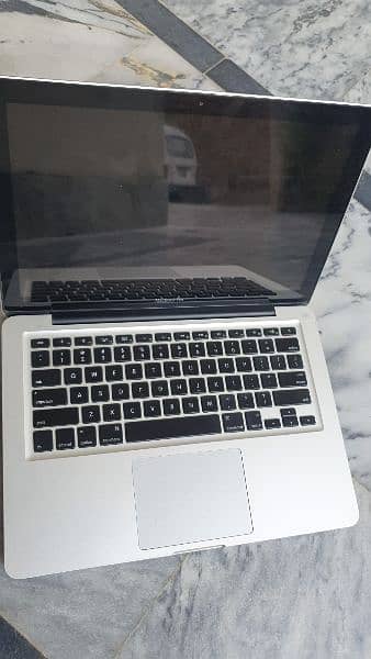 MacBook pro mid 2012 13 inch 0