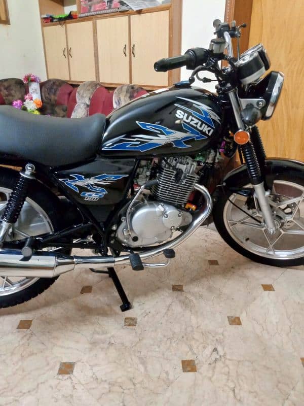 Suzuki Gs 150 Se 2022 13