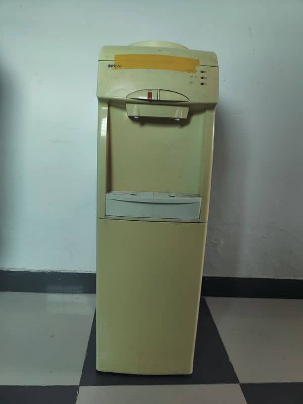 Water Dispenser with fridge - Orient 5