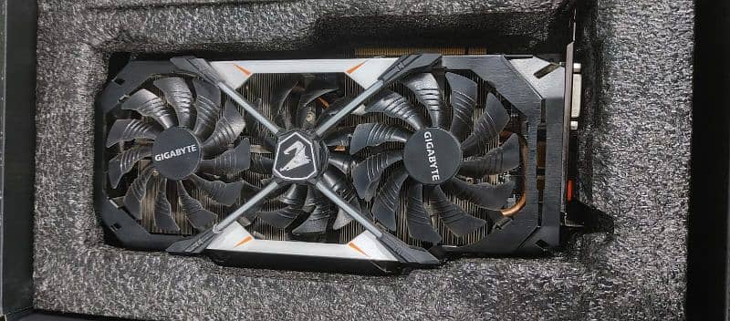 AORUS GTX 1070 8GB 256BITS GPU 5