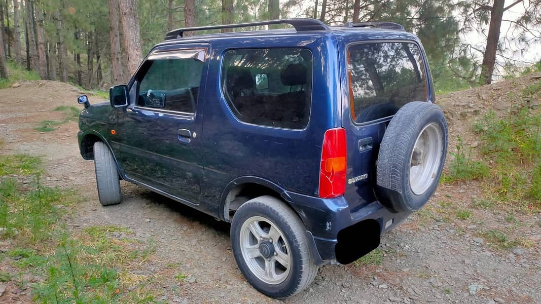 Suzuki Jimny 2011 1