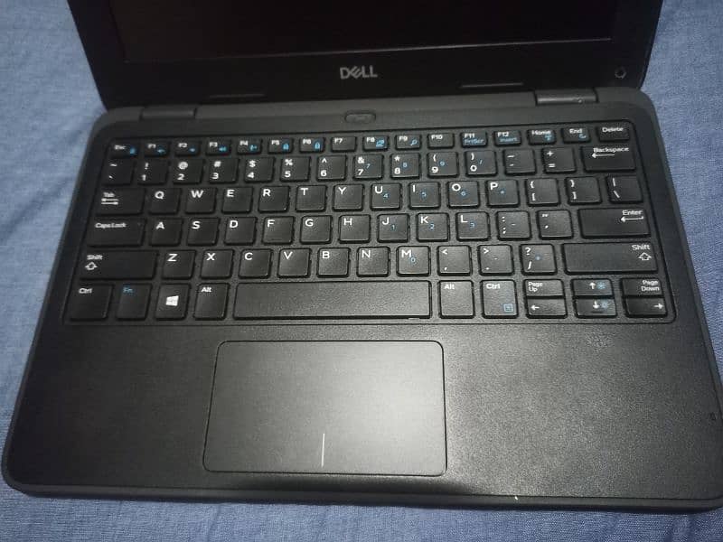 Dell Latitude 3190 1