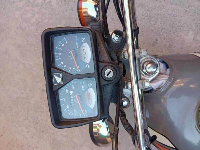 Honda CG125 self start 2022/23 model 2