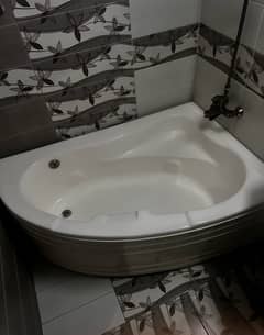 elegant looking bath tub