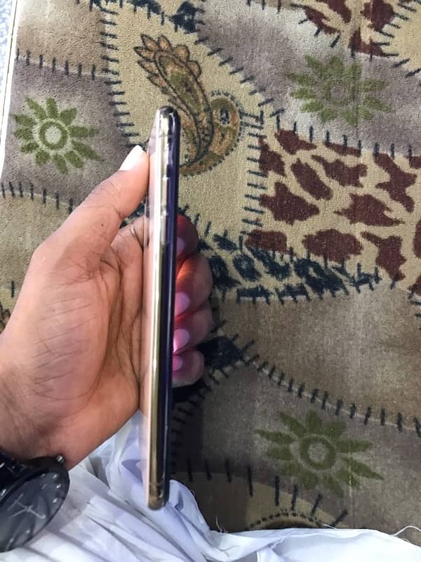 iphone xs max 3