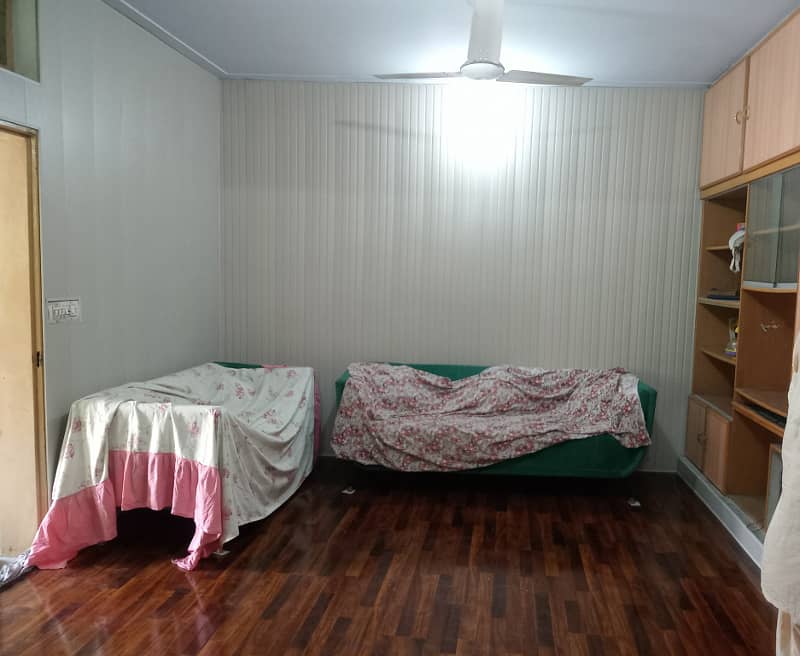 5 Marla Upper Portion Available For Rent (Near Qurban School) 2