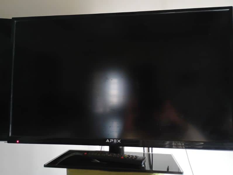 Apex 32" LED TV 0