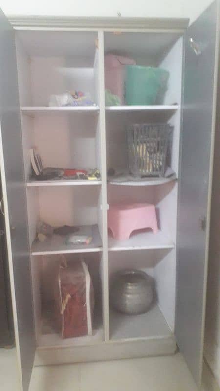 Cupboard wardrobe available in good condition 1