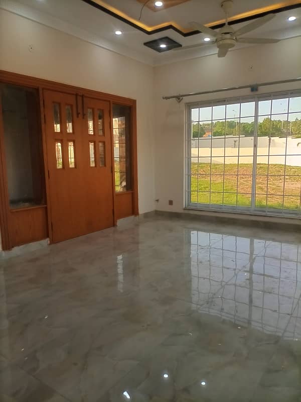 Kanal 6 bedroom house for rent in phase 7 bahria town Rawalpindi 9