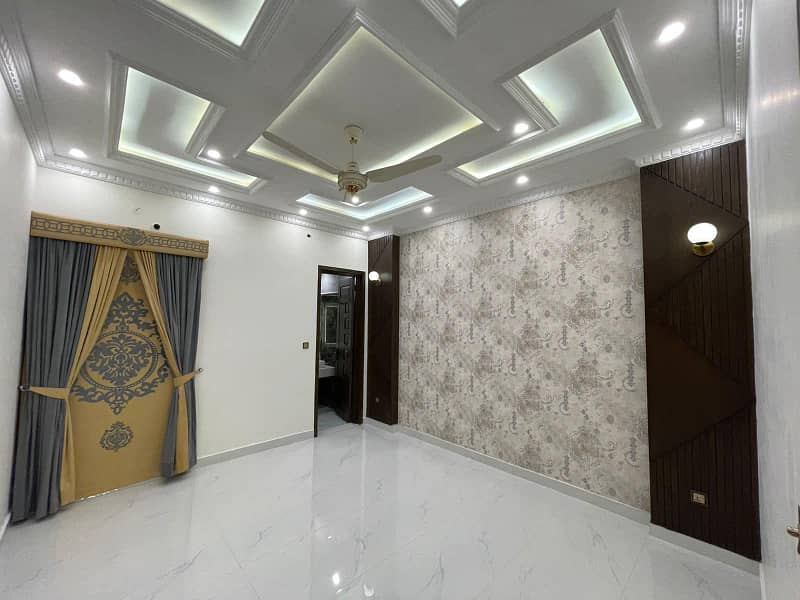 10 Marla Brand New House for Sale in Bahria Town Lahore 6