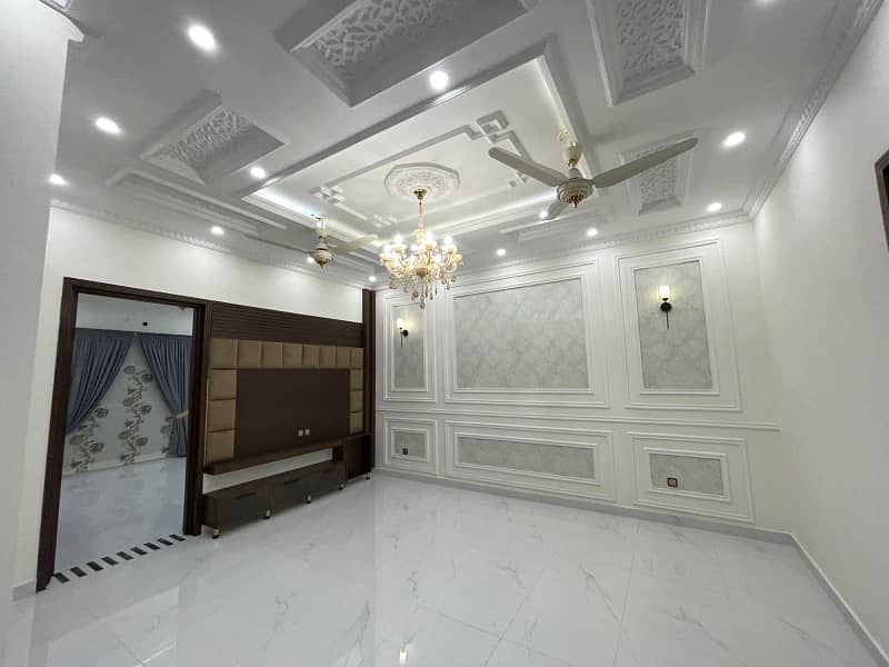 10 Marla Brand New House for Sale in Bahria Town Lahore 9