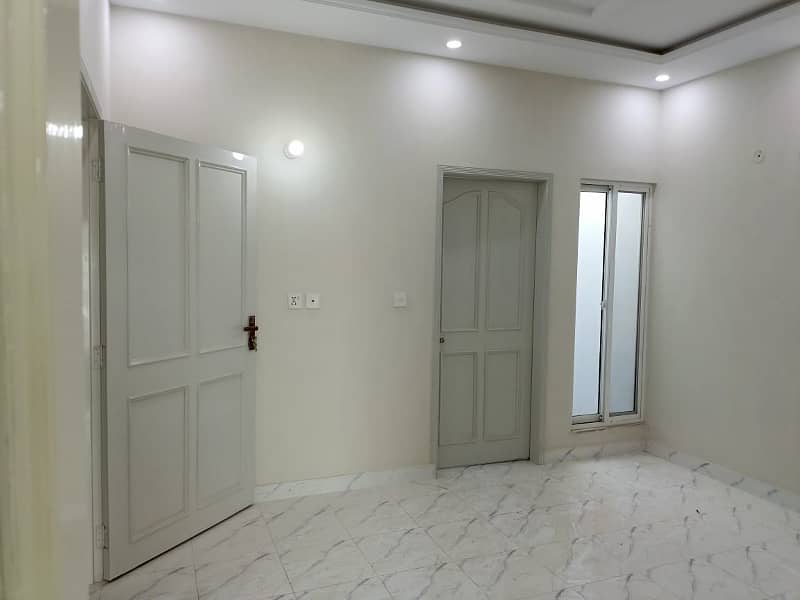 3 Marla New Flats Available For Rent (ShahTaj Society) 2