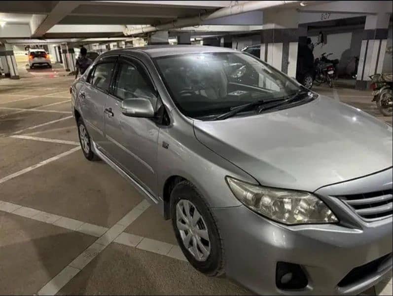 Toyota Corolla GLI 2012/2013 1