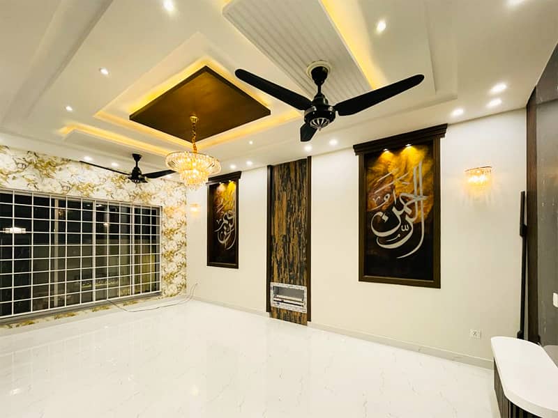 Elegant 5 Marla Dream Home for Sale in Bahria Town, Lahore 5