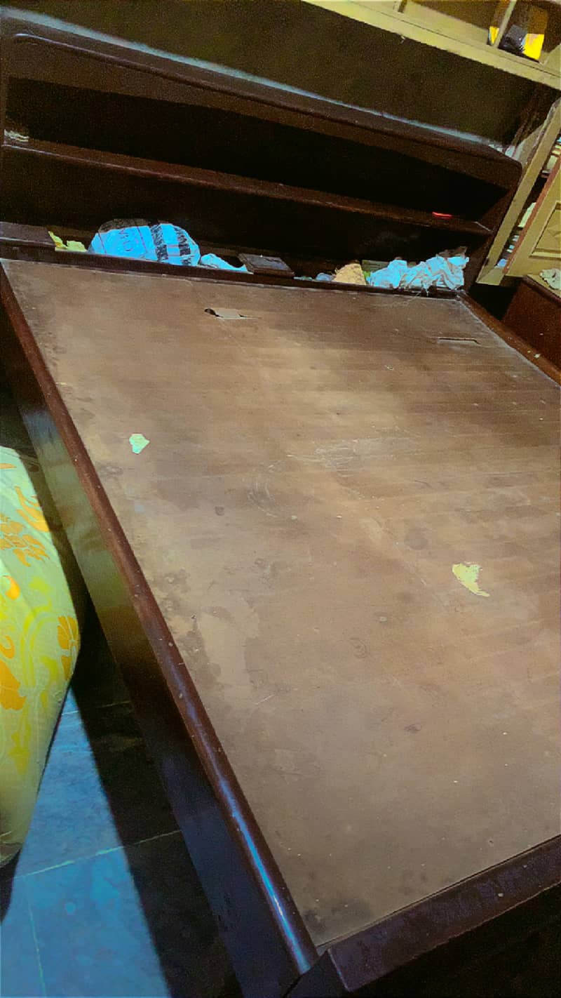 Old Best Wooden Bed 2