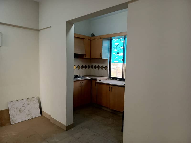 Apartment Available For Rent 3Bed DD 4th Floor Small Bukhari Commercial 7