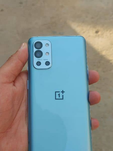 OnePlus 9r minor dot 4