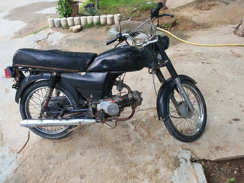 Honda CD bike hai 1976 Model Hai 25 se km waly rabta na karn 3