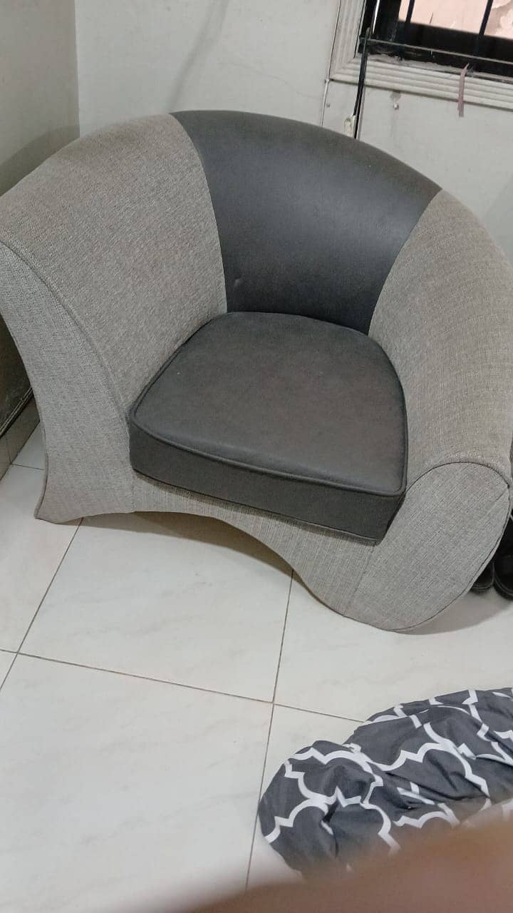 Grey sofa set 7seater 4