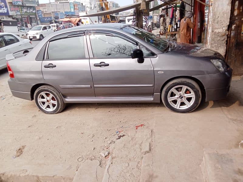 Suzuki Liana 2012 3