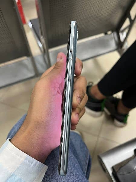 one plus 8t 8 128 for sale with original charger 2