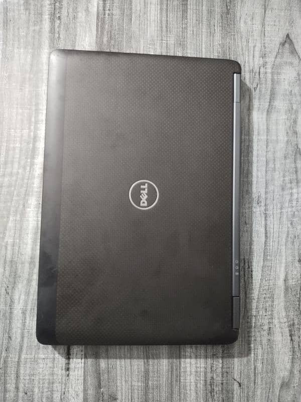 dell latitude e 7250 8gb / 128 gb ssd with hd touchscreen display 4