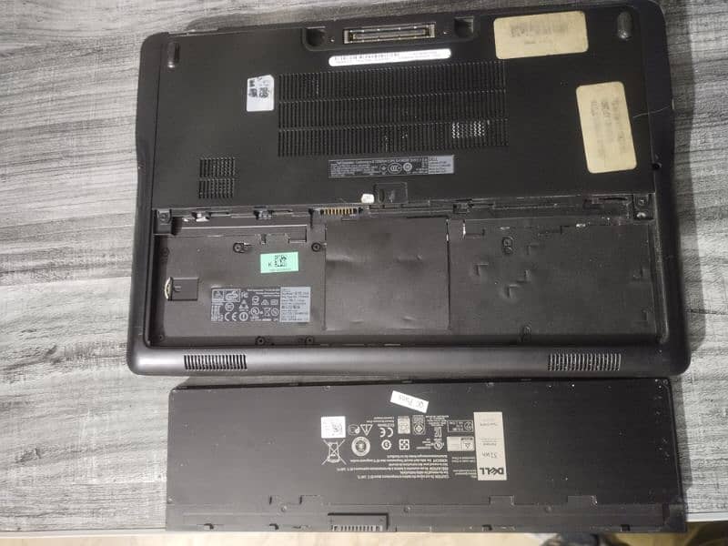 dell latitude e 7250 8gb / 128 gb ssd with hd touchscreen display 5