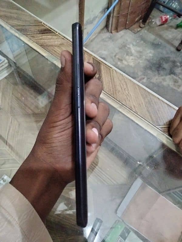 Infinix hot 9 play 4/64 3