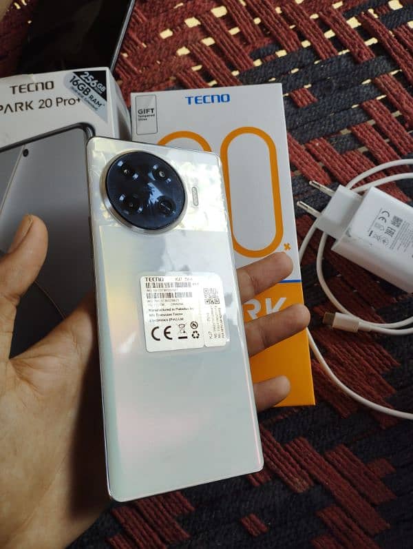 Tecno spark 20 pro plus 2