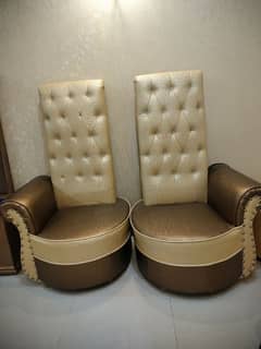 2 single seat sofa with side table