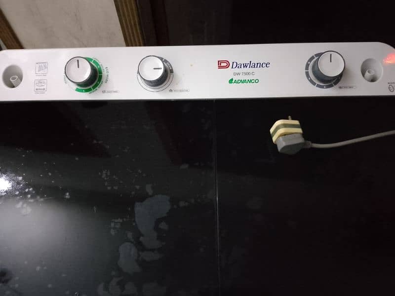 urgent sell Dawlance machine with attached spinner 1