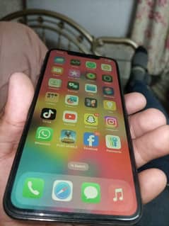 iPhone xsmax non PTA 10 by9 battery 88 storage 64 GB.      03704813038