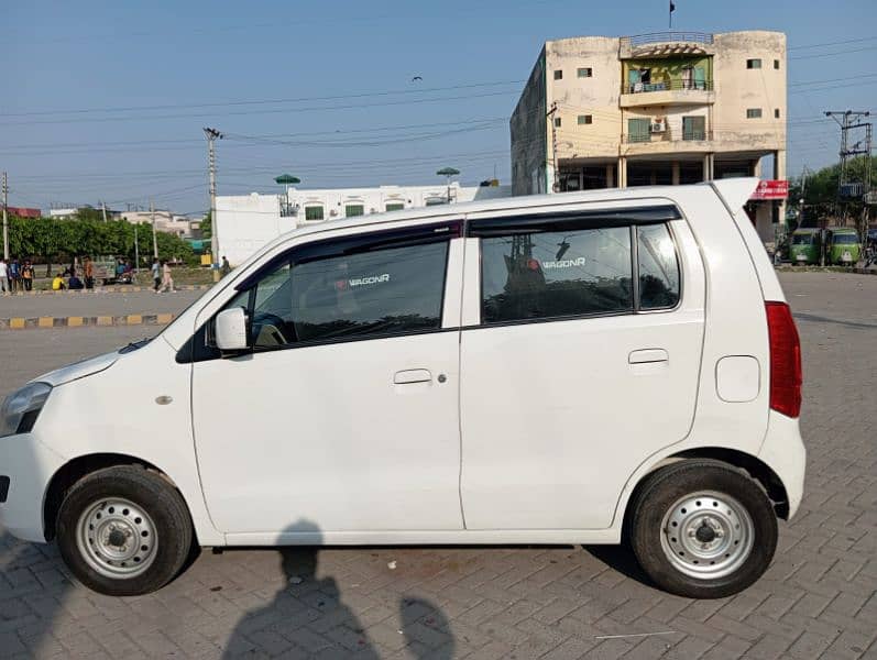 Suzuki Wagon R 2018 3