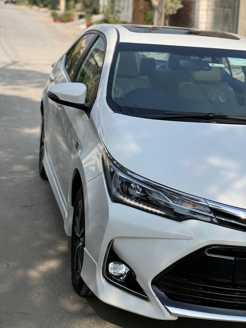 Toyota Corolla Altis grande 2022 4