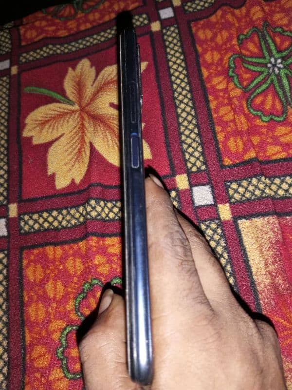 vivo y20 new condition hai one hand use hai deba charger be 1