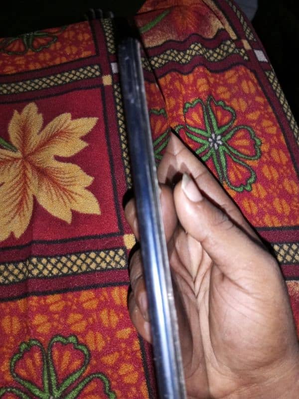 vivo y20 new condition hai one hand use hai deba charger be 3