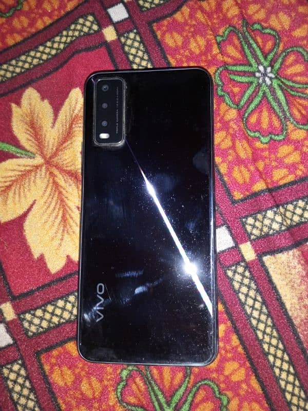 vivo y20 new condition hai one hand use hai deba charger be 5