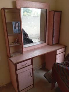 dressing table