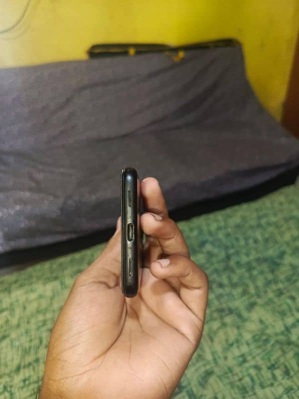 Google pixel 4A 10/8 condition 128 GB black colour 2